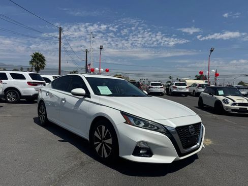 Used 2019 Nissan Altima 2.5 SV FWD image 13