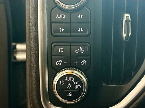 Used 2019 GMC Sierra 1500 SLT AWD/4WD image 11