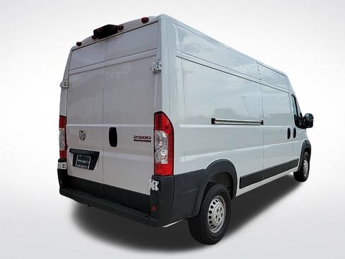 Used 2025 RAM ProMaster 2500 w/ Convenience Group FWD image 4