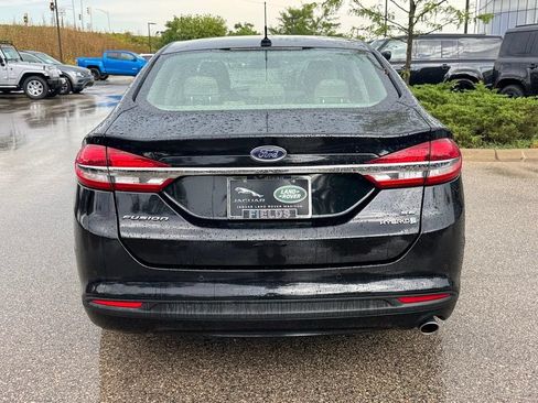 Used 2018 Ford Fusion SE w/ Equipment Group 602A FWD image 3