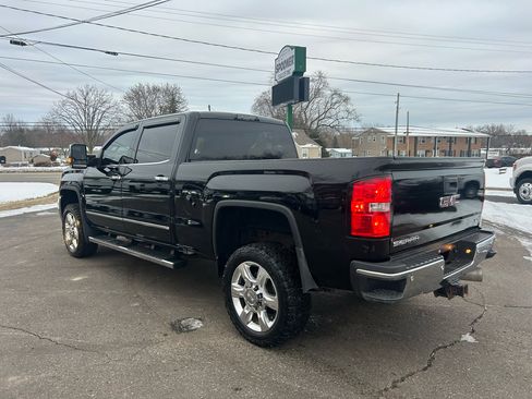 Used 2018 GMC Sierra 2500 SLT image 3