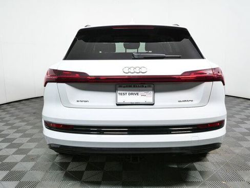 Used 2023 Audi e-tron Premium Plus w/ Premium Plus Package AWD/4WD image 28