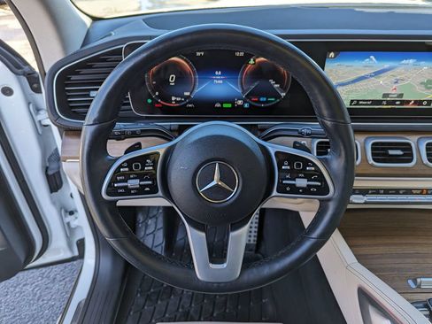 Used 2022 Mercedes-Benz GLS 450 4MATIC image 16