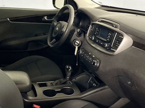 Used 2016 Kia Sorento LX AWD/4WD image 41