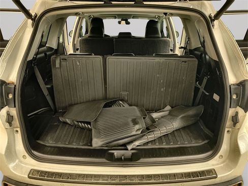 Used 2019 Toyota Highlander Limited image 12