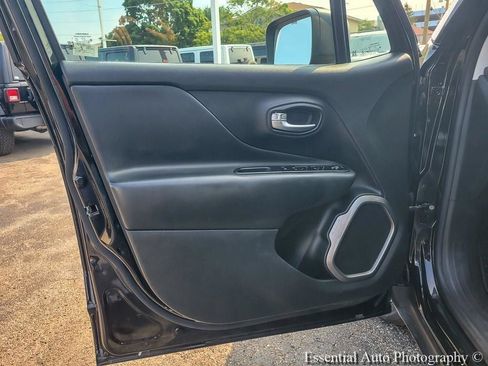 Certified 2022 Jeep Renegade Latitude w/ Sun/Sound Group AWD/4WD image 20