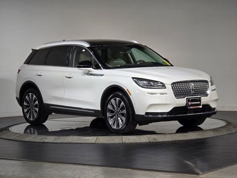 Used 2022 Lincoln Corsair Reserve w/ Equipment Group 201A image 2