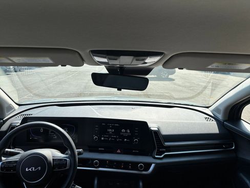 Used 2025 Kia Sportage LX FWD image 32