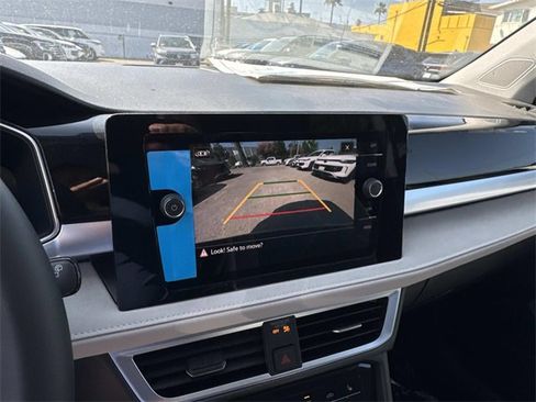 New 2025 Volkswagen Taos SE image 24