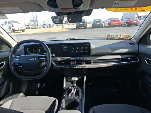 Used 2025 Kia K4 LXS image 10