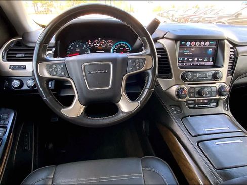 Used 2018 GMC Yukon Denali w/ Denali Ultimate Package AWD/4WD image 6
