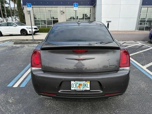 Used 2023 Chrysler 300 S w/ Comfort Group RWD image 3