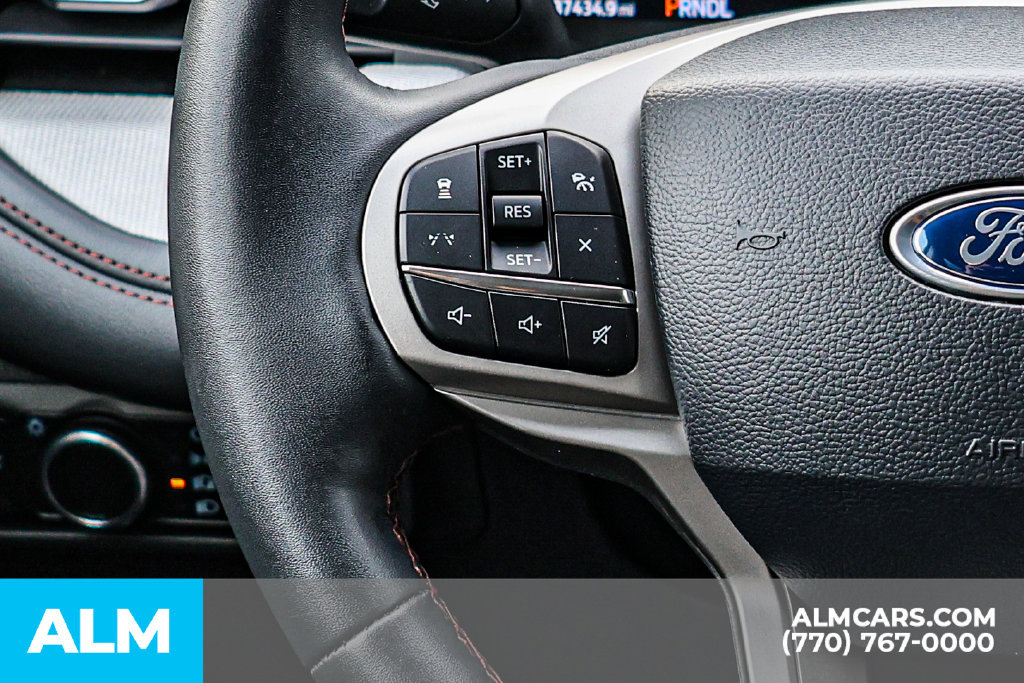 Used 2025 Ford Explorer Active RWD image 35