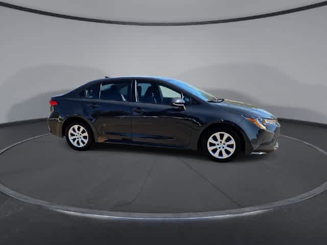 Used 2025 Toyota Corolla LE FWD image 9