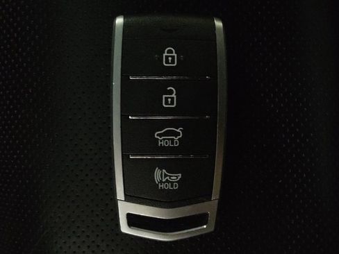 Used 2018 Genesis G80 3.3T Sport image 32