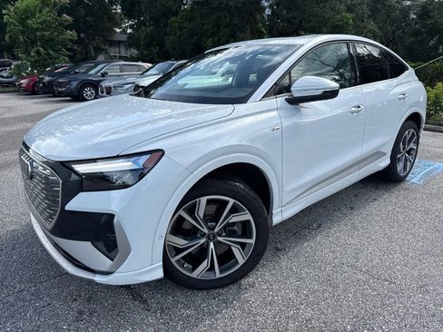 Used 2024 Audi Q4 e-tron Premium Plus AWD/4WD image 2