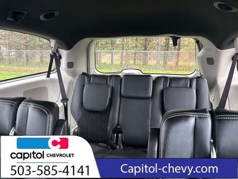 Used 2017 Dodge Grand Caravan SXT image 21