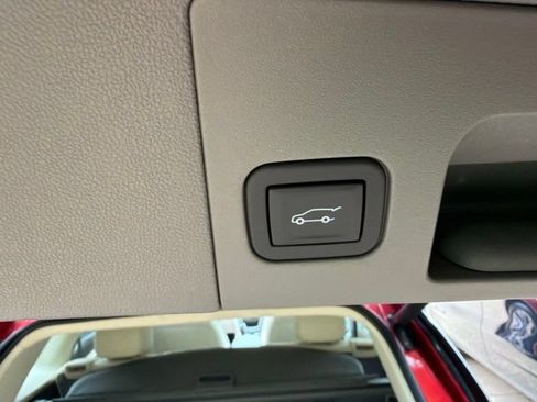 Certified 2024 Cadillac XT5 Premium Luxury AWD/4WD image 23