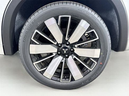 New 2026 Mitsubishi Outlander SEL FWD image 29