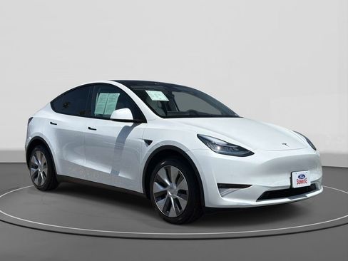 Used 2021 Tesla Model Y Long Range AWD/4WD image 3