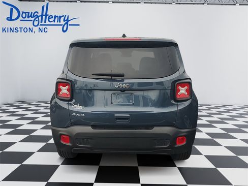 Used 2023 Jeep Renegade Latitude image 4