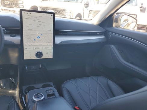 Used 2023 Ford Mustang Mach-E Select image 17