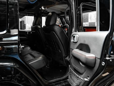 Used 2019 Jeep Wrangler Unlimited Rubicon AWD/4WD image 41
