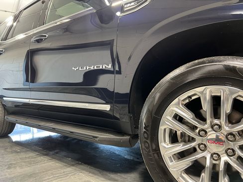 Used 2021 GMC Yukon SLT w/ SLT Luxury Plus Package image 12