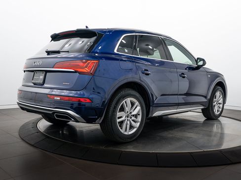 Certified 2023 Audi Q5 2.0T Premium w/ Convenience Package AWD/4WD image 4