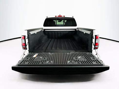 Used 2024 Nissan Frontier SV w/ SV Convenience Package image 27