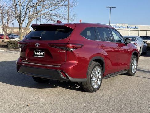 Used 2022 Toyota Highlander Limited image 7