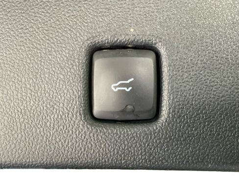 Used 2022 Ford Escape SEL w/ SEL Stealth AWD Package image 28