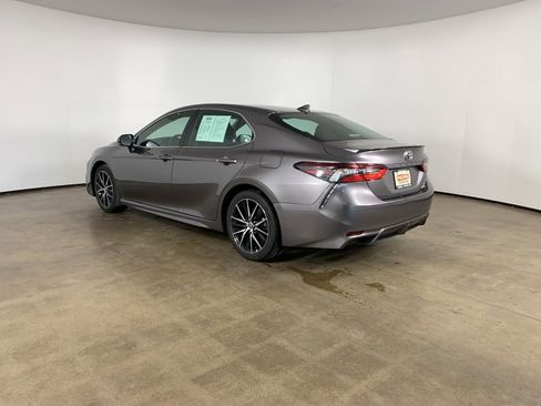 Used 2024 Toyota Camry SE w/ Convenience Package image 14