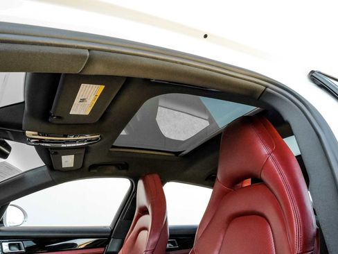 Used 2018 Porsche Panamera 4S image 5