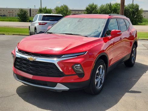 Used 2023 Chevrolet Blazer LT image 1