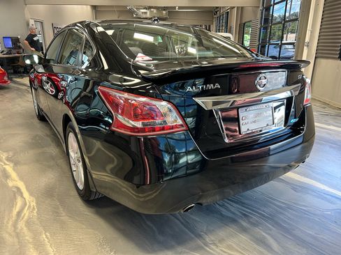 Used 2013 Nissan Altima 2.5 SV FWD image 28