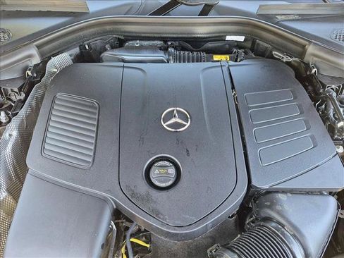 Used 2025 Mercedes-Benz GLC 350e 4MATIC image 22