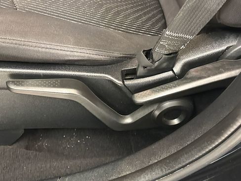 Used 2018 Dodge Journey SE w/ Popular Equipment Group image 21