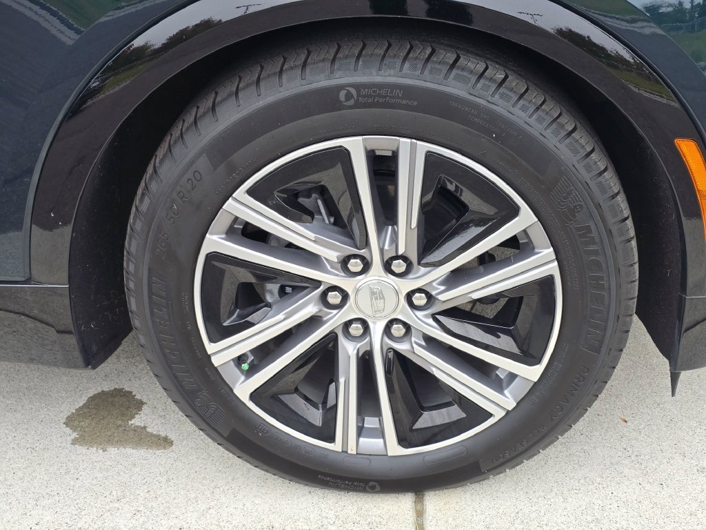Certified 2024 Cadillac Lyriq Luxury AWD/4WD image 9