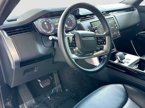 Used 2024 Land Rover Range Rover SE AWD/4WD image 9