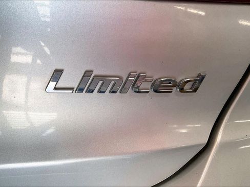 Used 2017 Hyundai Elantra Limited FWD image 10