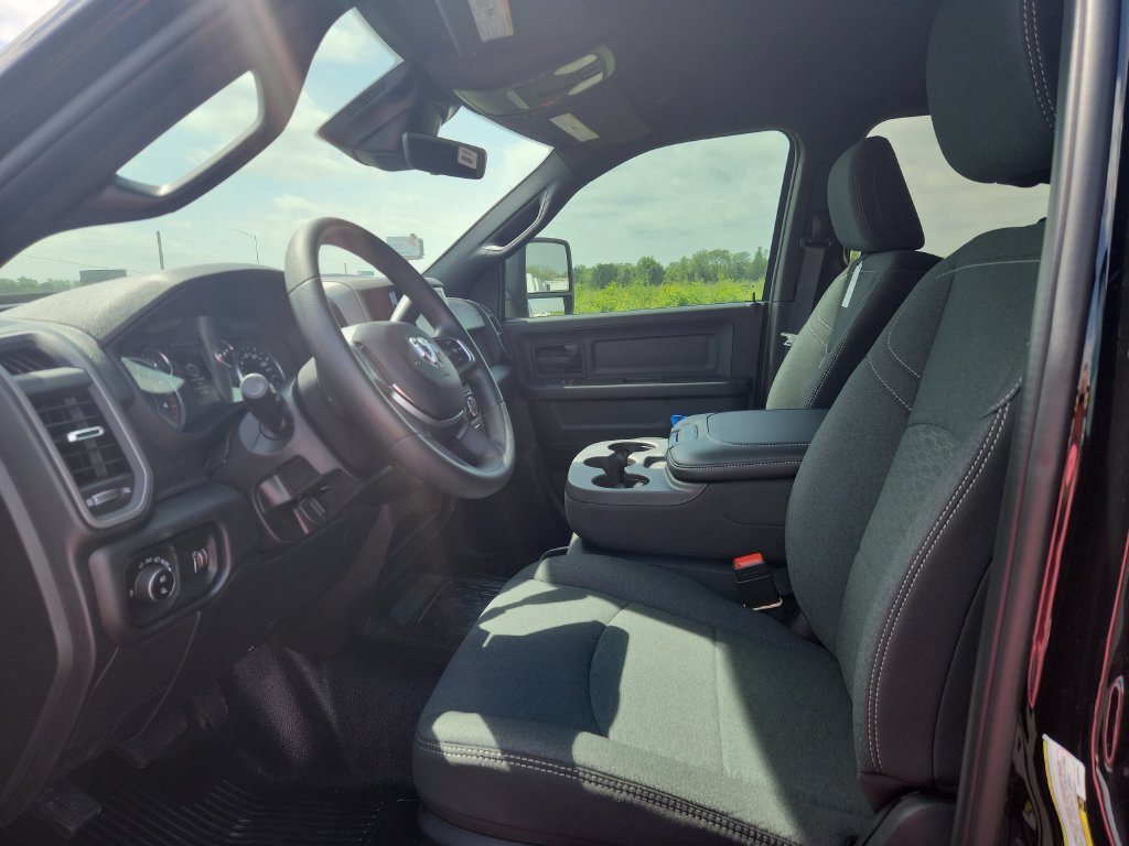 New 2026 RAM 3500 Tradesman AWD/4WD image 10