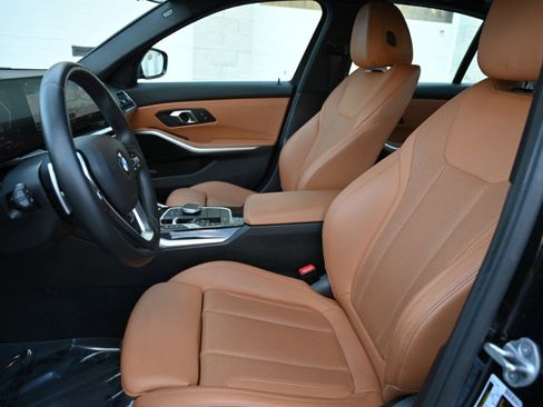 Used 2024 BMW 330i xDrive Sedan w/ Premium Package image 17