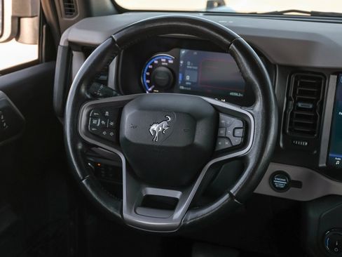 Used 2022 Ford Bronco Wildtrak image 18