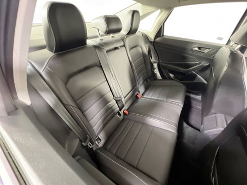 Used 2022 Volkswagen Jetta SE image 25