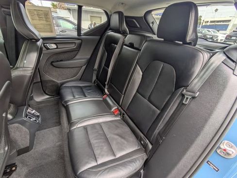 Certified 2023 Volvo XC40 B5 Plus w/ Protection Package Premier AWD/4WD image 25