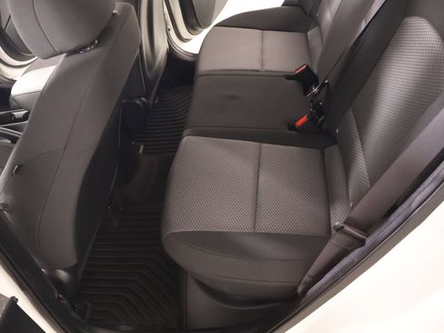 Used 2025 Kia Soul LX w/ LX Technology Package FWD image 11