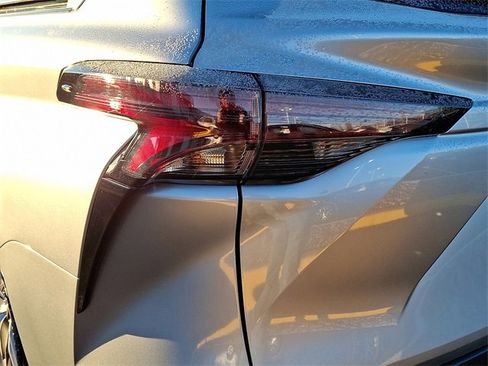 Certified 2024 Toyota Sienna LE image 16