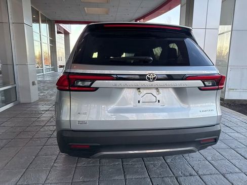 Used 2024 Toyota Grand Highlander Limited image 8