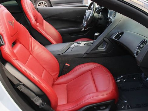 Used 2019 Chevrolet Corvette Stingray Coupe w/ 1LT RWD image 20